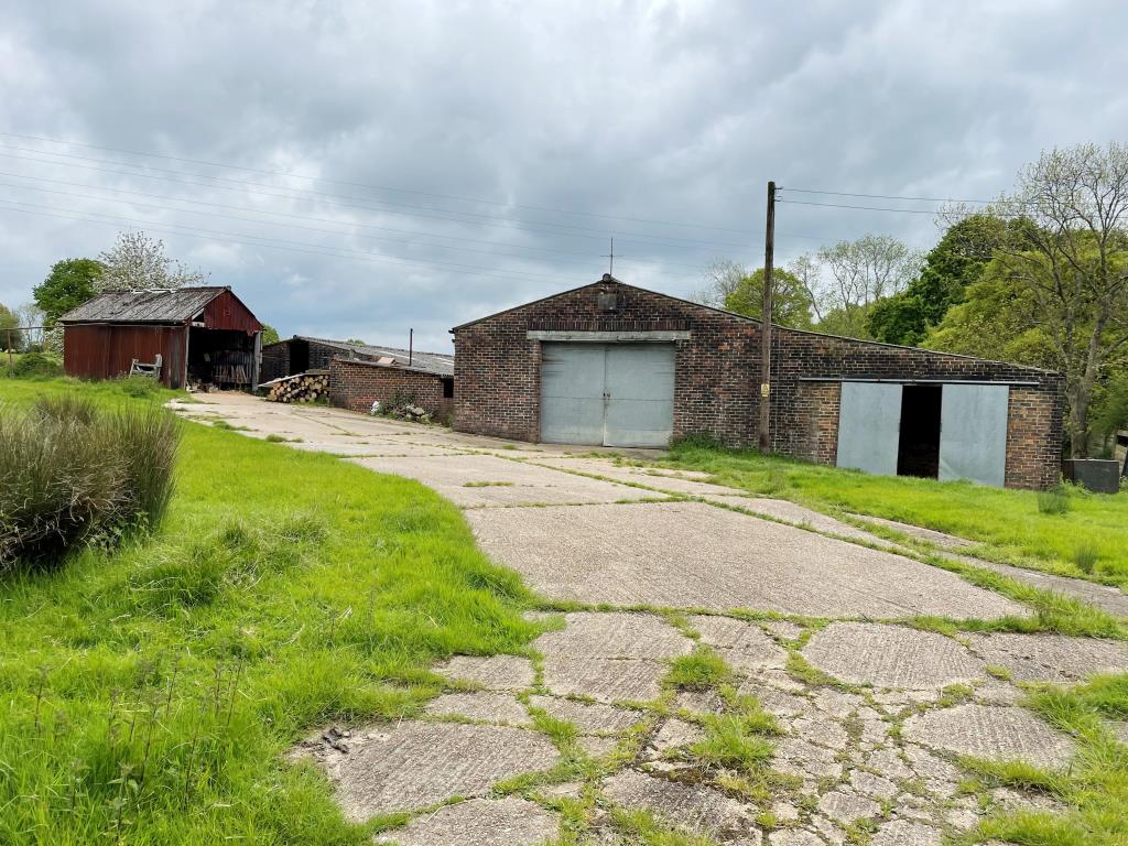 Lot: 35 - FREEHOLD SMALLHOLDING PLUS NINE ACRES OF LAND WITH POTENTIAL - Main access to farm and outbuildings